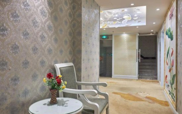 Hua Lian Business Hotel