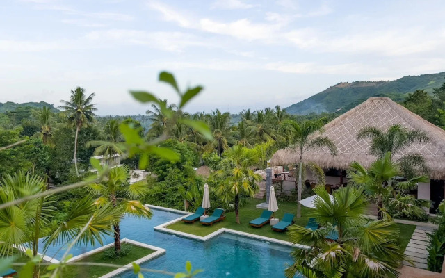 PORTER HOTEL - Surf & Yoga Retreat