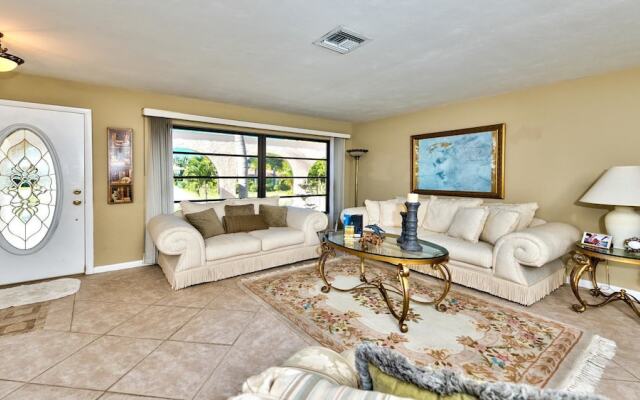 Sirena Waterfront 3 Bedroom Home by NFVH