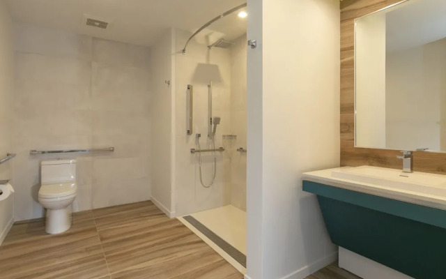 Marketplace Suites