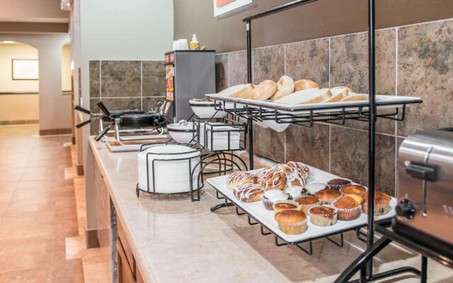 Country Inn & Suites By Radisson, Battle Creek, MI