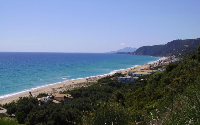 Hotel Loukas Vrachos