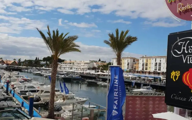 Marina Plaza 2
