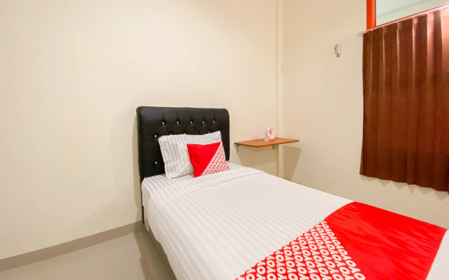 OYO 3092 Falah Residence Syariah