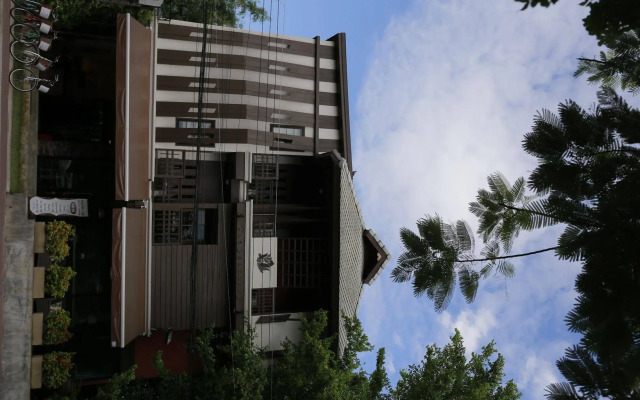 The Peaberry Explorer Hotel