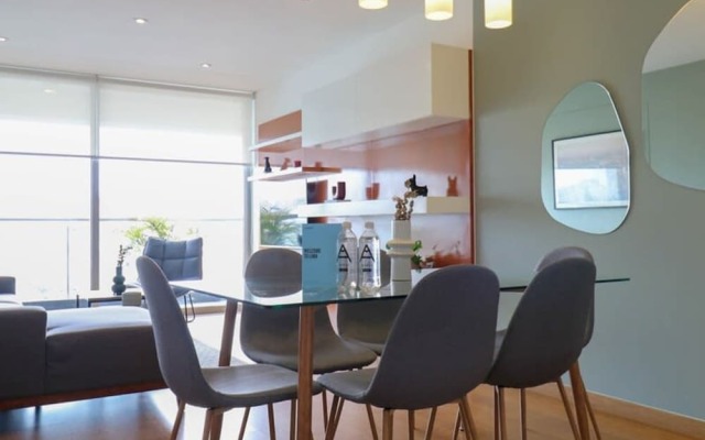 w Amazing 3BR With Balcony in Miraflores