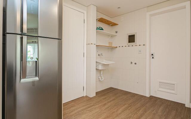 Completo em condomínio com acesso a Lagoa #LA10