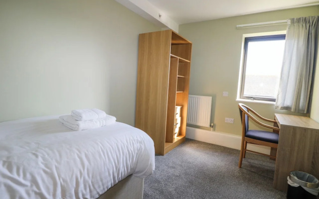 Flat 32 - Marine Court