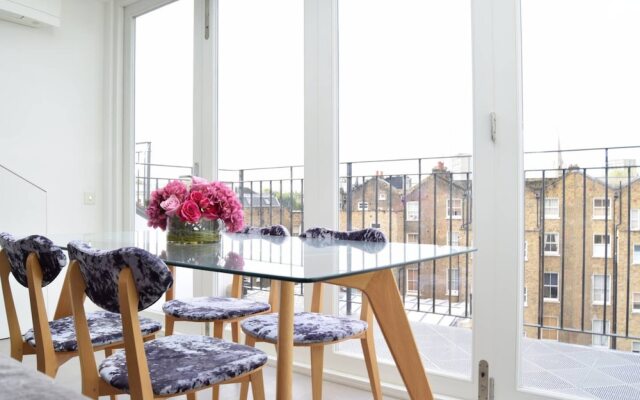 Bright and Stylish Apartment In Little Venice