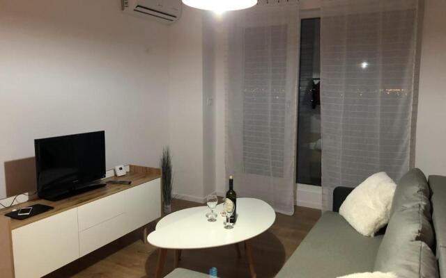 Chronos Apartment - Modern and Stylish