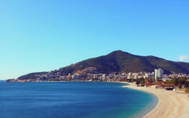 Budva Felix Suits