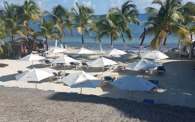 Amaris Beach Club