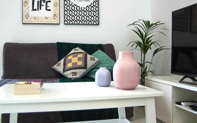 Phaedrus Living: Seaside Luxury Flat Natalia House 102