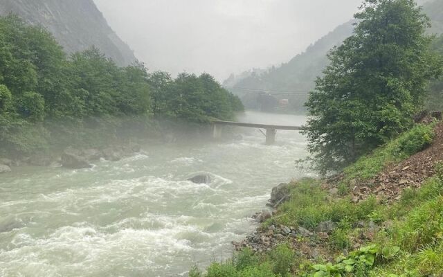 Karadeniz Suit