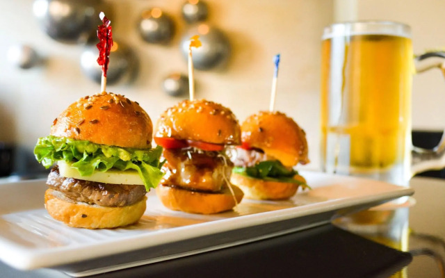 Hotel Coral And Marina