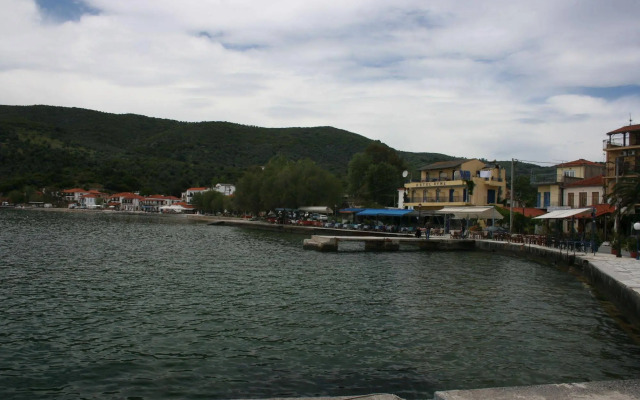 Des Roses Hotel