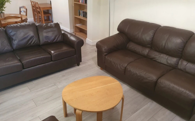 Elegant 3 Bed house walk Wembley stadium