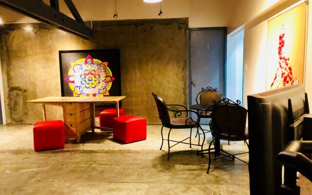 Hometown Hotel Bacolod - Lacson