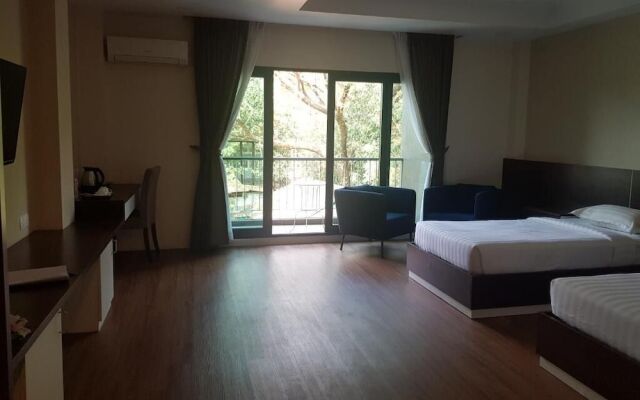 Airport Avenue Hotel