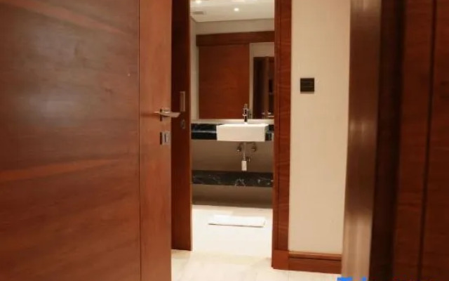Weekend Hotel Sari