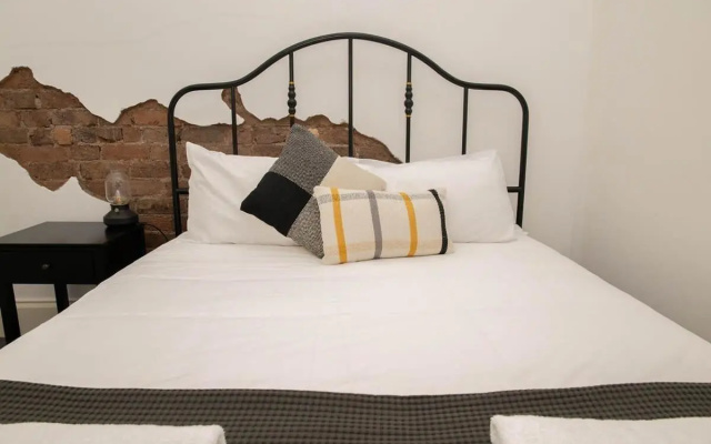 Edward Cottage - Trendy East Orange, Free Wi-Fi – Guest Rooms – Orange