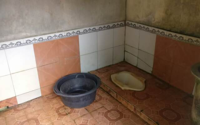 Adji Homestay - Hostel