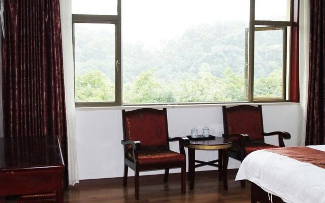 Mount Emei Xianhelou Hotel