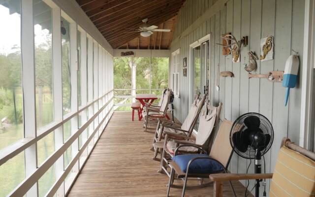Cedar Creek - 3 Br Home