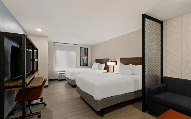 Everhome Suites Ontario