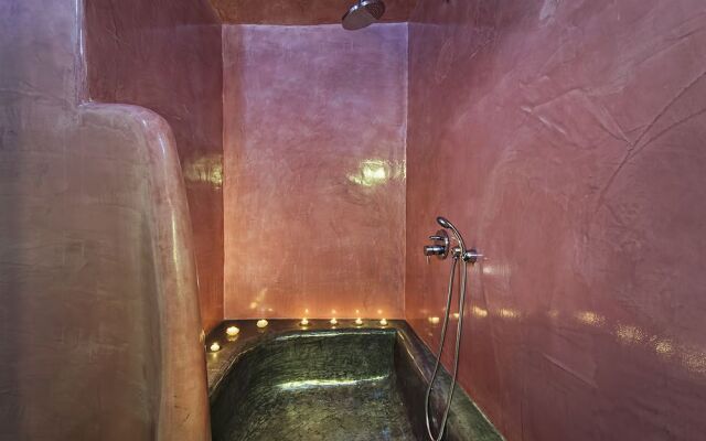 Alizea Villas  & Suites