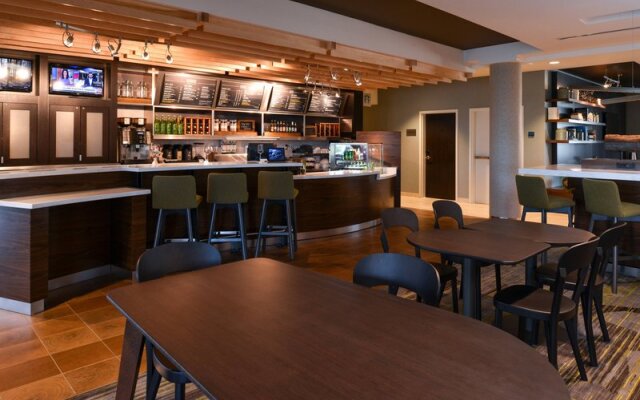 Courtyard St. Louis St. Peters