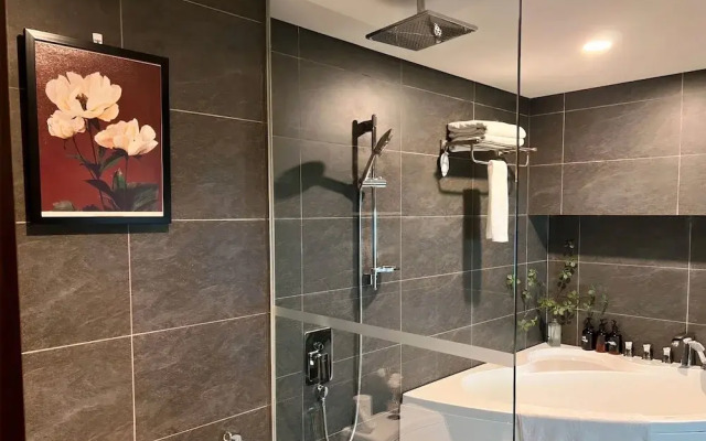 L'A Suites Pentstudio West Leak Hanoi