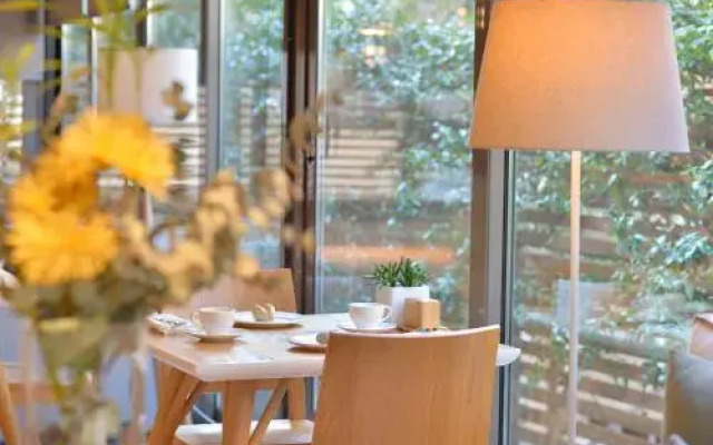 Mirivili Rooms & Suites Hotel