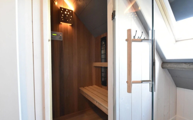 Spacious 2-person apartment on the coast of Noord-Holland province