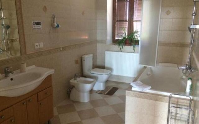 Villa Homestay Nad Helmrovkou