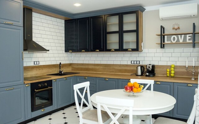 FM Luxury 2-BDR Apartment - Exclusive