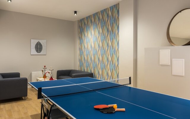 Apartments with Event Space & Hot Tub