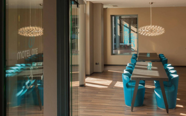 Motel One Stuttgart-Feuerbach