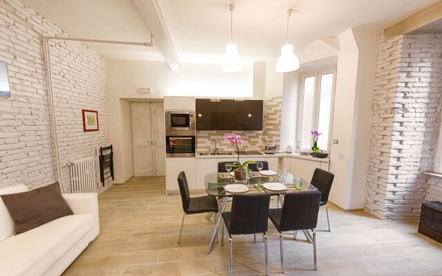 Cozy Flat near Colosseum