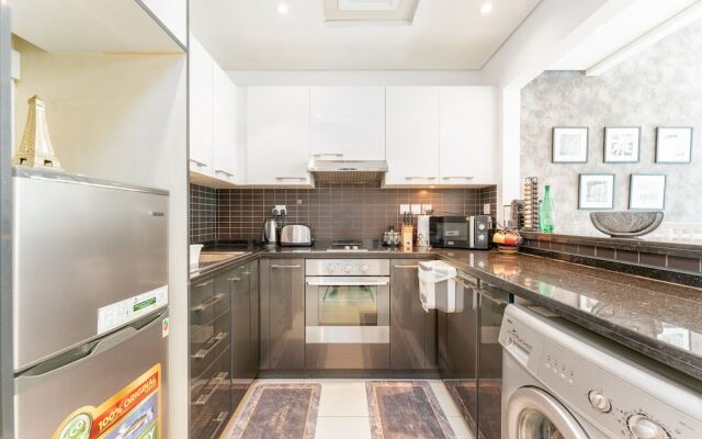 Lux Holiday Home Dubai Silverene Studios