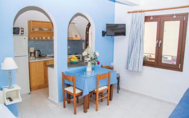 Zorbas Hotel Apartments & Studios