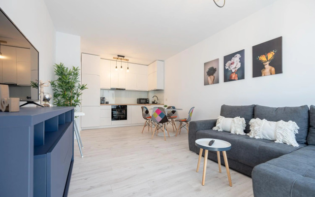 Trendy flat by the University