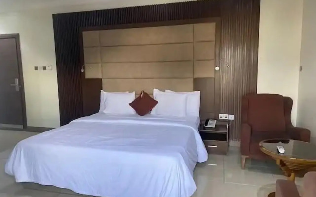Brix Royale Suites