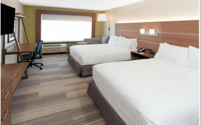 Holiday Inn Express and Suites Detroit/Sterling Heights by IHG