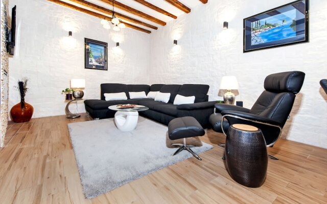 Luxury Apartment Kastela Antika