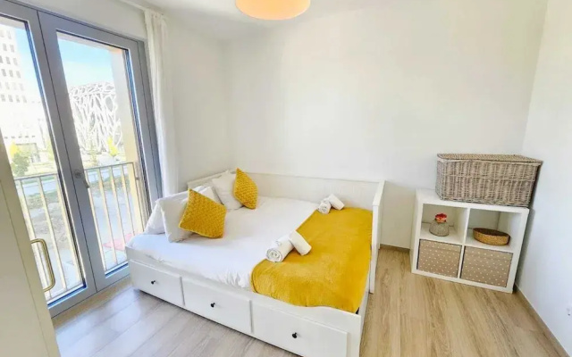 Central 2BR Flat w terrace&parking