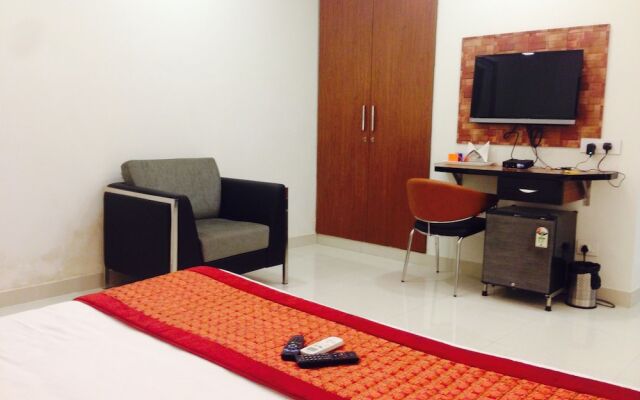 Hotel Sai Village Cyber Park