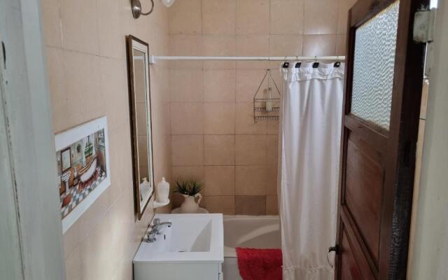 White House - Hospedaje con Desayuno