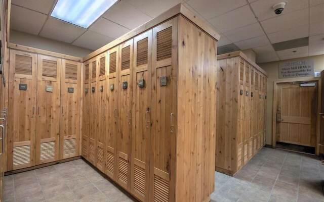 Cozy and Quaint 1 Bedroom Condo in the Heart of River Run Village