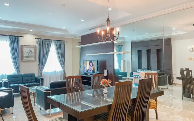 Spacious And Modern Look 3Br Bellezza Apartment